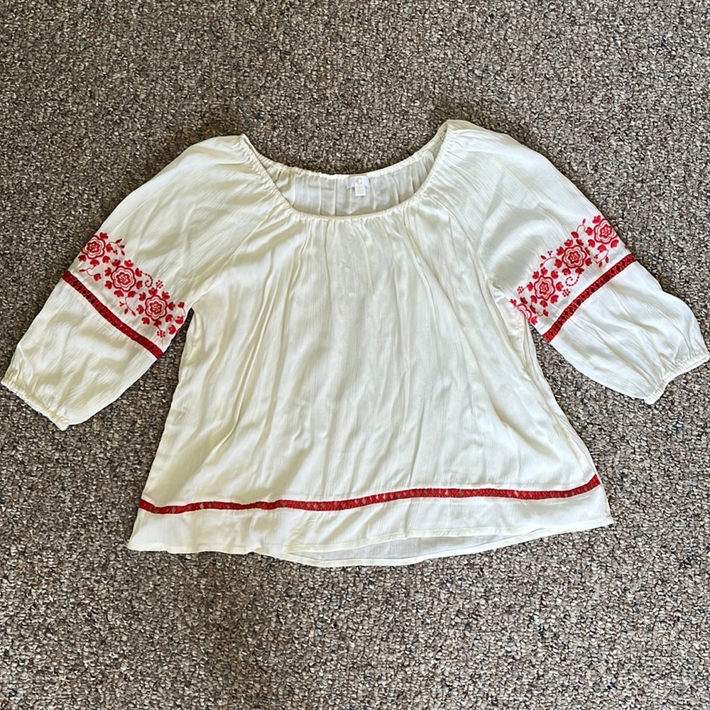 Women’s Charming Charlie Cream Off the Shoulder Blouse Size L